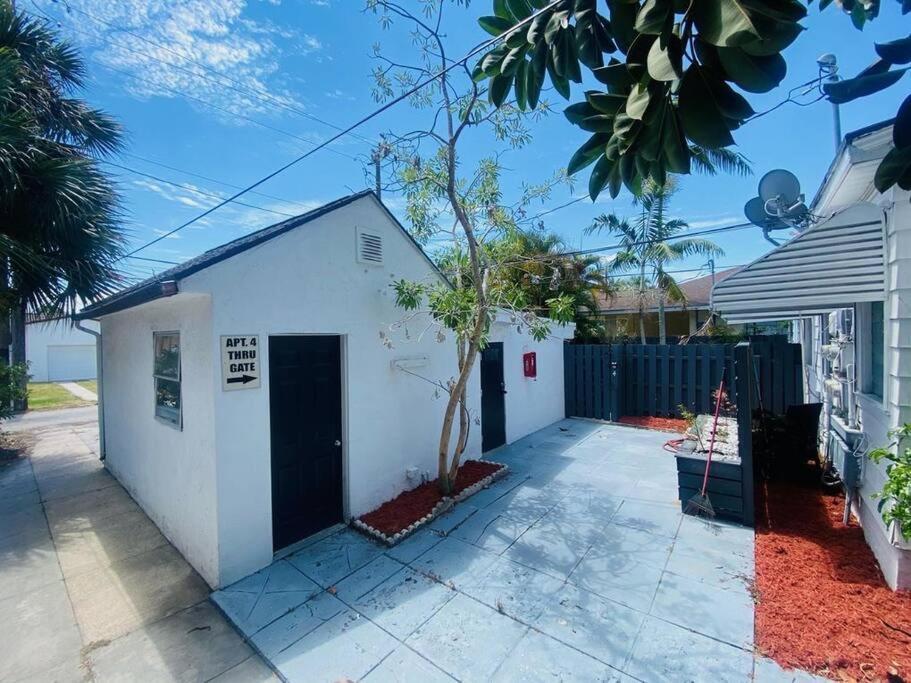 Steps To Beach & Downtown! Cozy Beach Bungalow #1 沃思湖 外观 照片